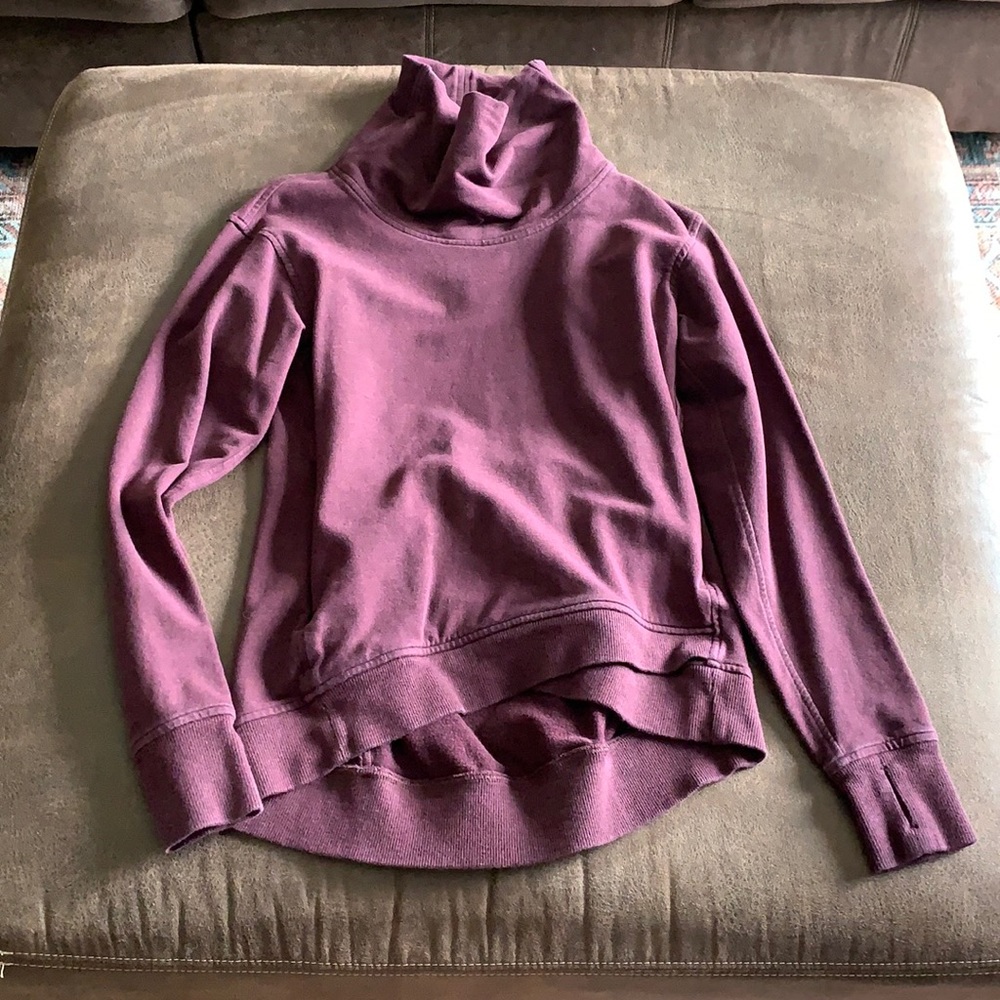 Lululemon Turtleneck Pullover Sweatshirt